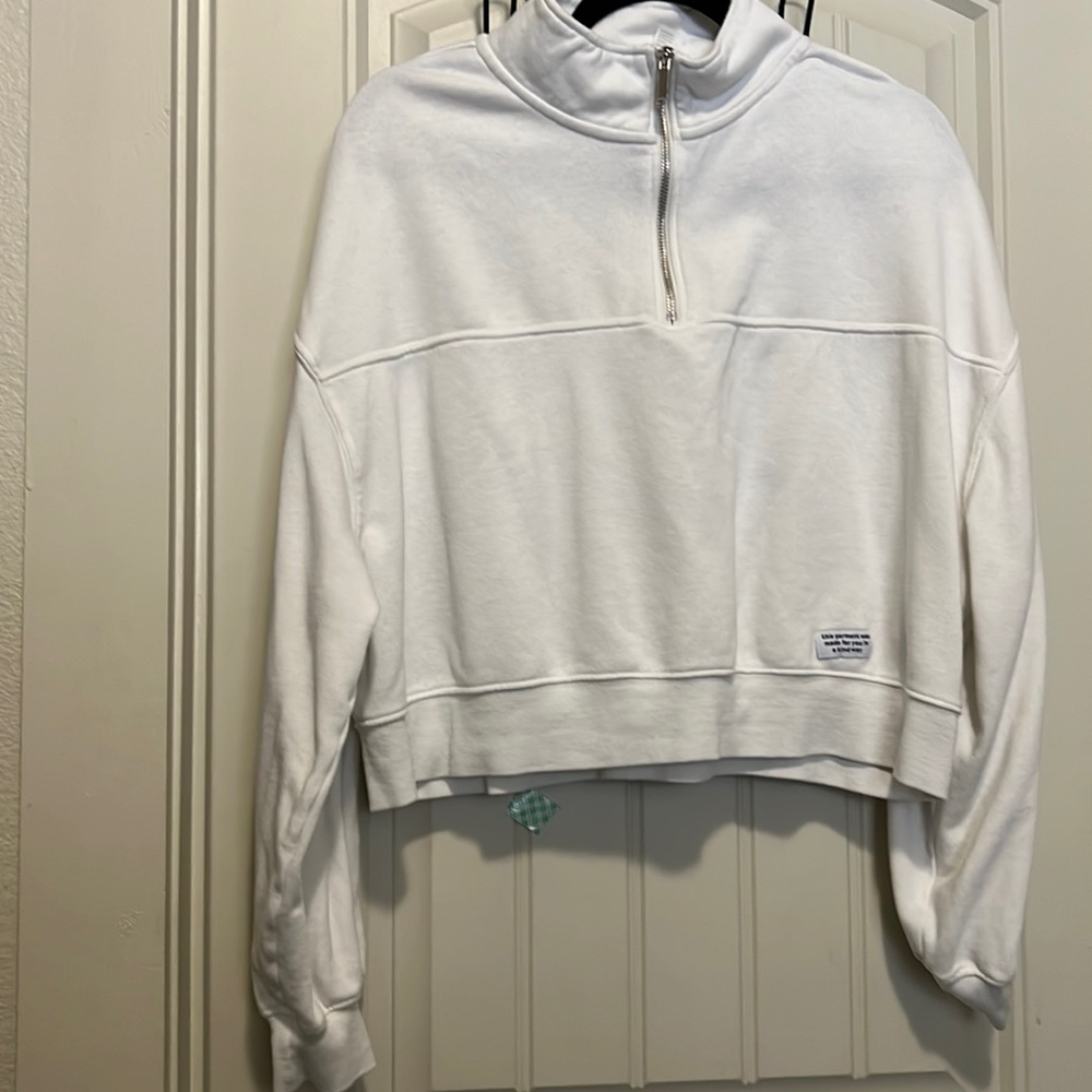 Crop long sleeve sweater